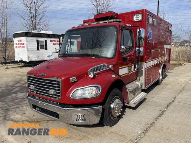 Lot 30-4426 - 2016 Freightliner M2 Ambulance