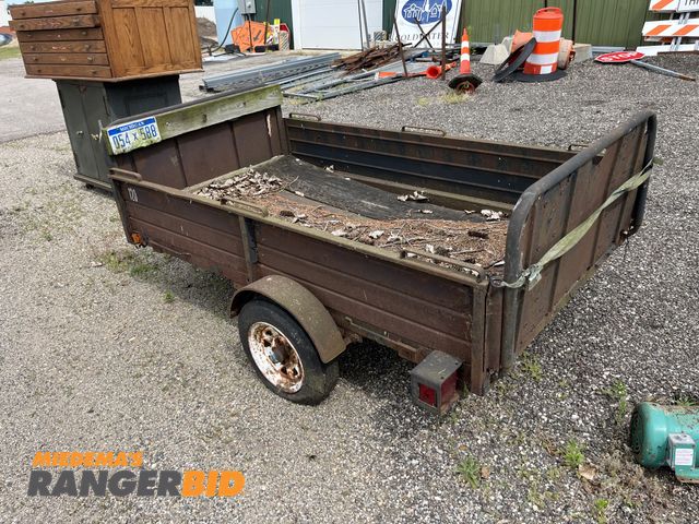 Lot 30-953 - Lawn and Garden Trailer. Home made. NOT road legal. Not a titled item.