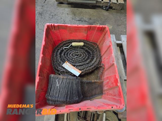 Lot 30-4871 - Sand bag ties with tool.