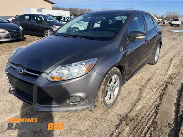 Lot 30-4305 - 2014 Ford Focus Sedan RWD
