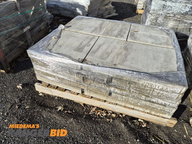 Lot 30-1296 - Belgard Pavers, 60 sq. ft