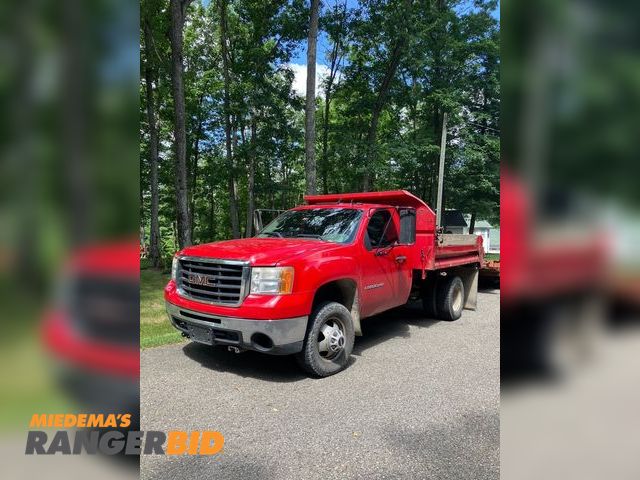 Lot 30-150 - 2008 GMC K3500 Regular Cab Dump Bed Pickup Truck 4x4