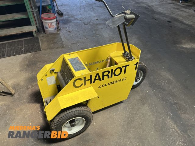 Lot 30-1021 - Columbia Chariot CR10 350lb capacity. Comes with new battery (#1)
