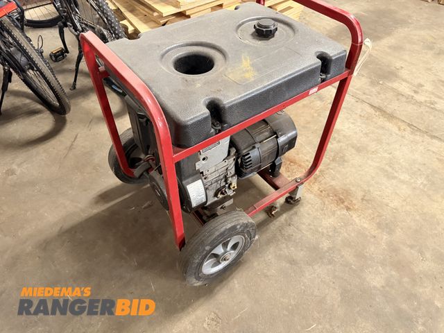 Lot 30-3321 - Generac SVT-4200 Generator Portable