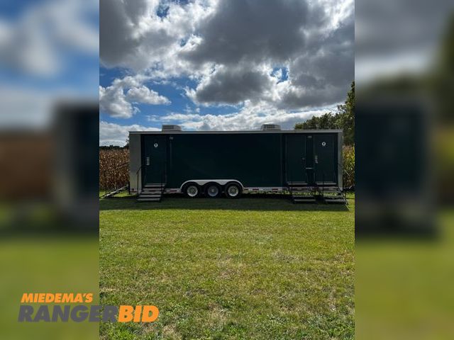 Lot 30-10177 - 2008 Schwartz  Luxury Restroom Trailer Luxury Restroom Trailer (7 Stall) 2008 Schwartz Luxury Restro...