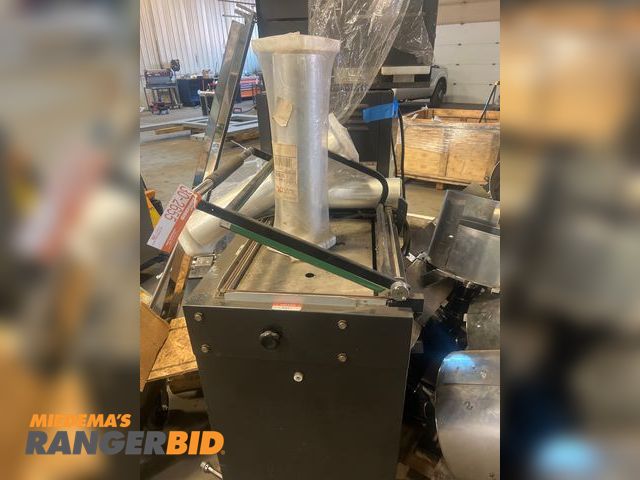 Lot 30-302655 - Preferred packaging shrink wrapping machine 

Model number PP1519EC