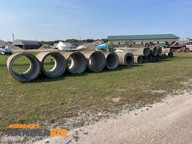 Lot 30-3422 - Concrete Culverts Various sizes sizes include 36", 24". 20", Seller will load.