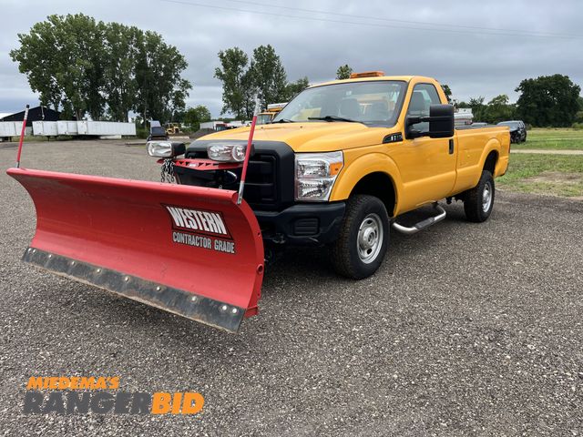 Lot 30-2460 - 2015 Ford F-250 SD with a 6.2L V8 OHV 16V engine. with 50,192 miles Regular Cab Long Box Pickup Truc...
