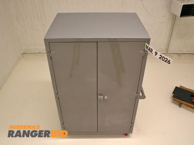 Lot 30-11099 - 1 Armstrong Custom 2500 Lbs 42” W X 3'D X 6'H box Metal Forkable Lockable Shelving Adjustable height...