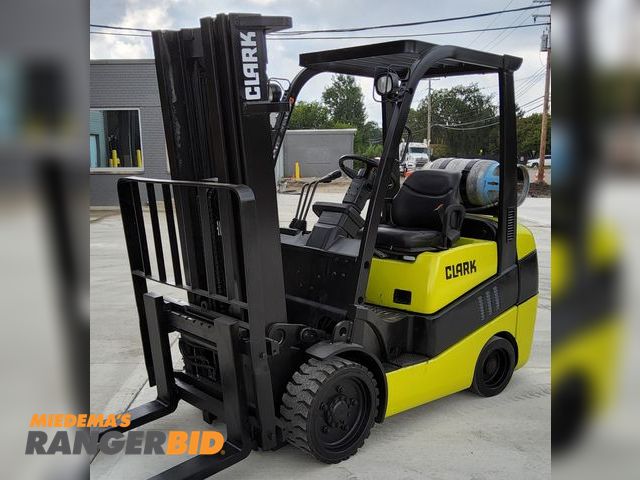 Lot 30-0 - 2014 Clark 6,000lbs Capacity Forklift