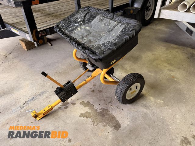 Lot 30-3264 - Yardworks Towable Fertilizer Spreader