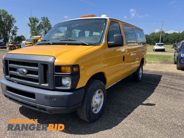 Lot 30-731 - 2013 Ford 2013 Ford E-Series Van with a 5.4L V8 E-350 Super Duty with 23,948 miles Cargo Van RWD