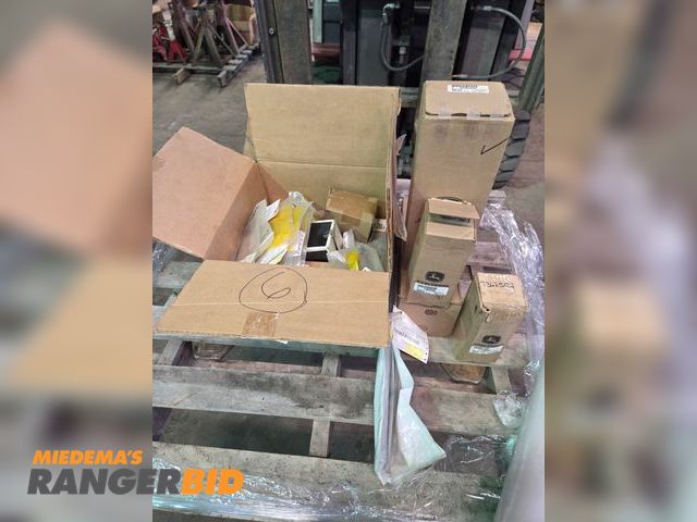 Lot 30-6006 - Pallet of New John Deere Parts