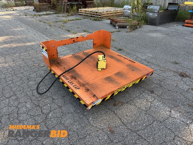 Lot 30-10 - Scott Handling Manufacturing Industrial Lift Table, 51"L x 51" Platform with foot pedal, 4000# lifti...