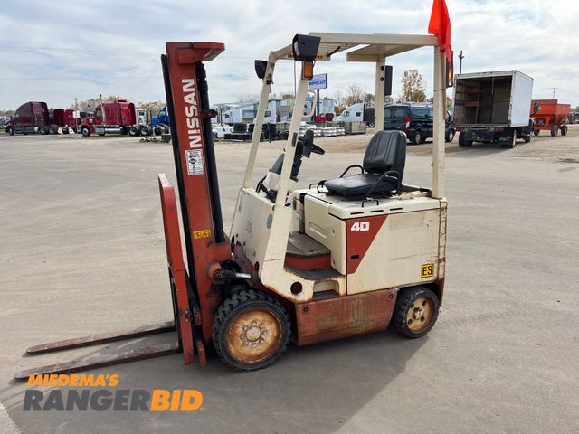 Lot 30-2882 - Nissan 40 Forklift