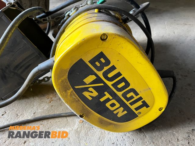 Lot 30-588 - Budgit BEH5016  1/2 ton Chain Hoist Municipality owned