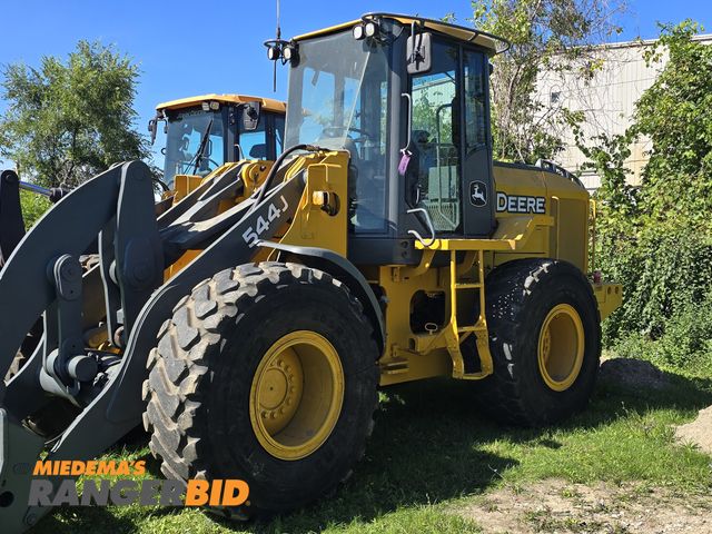 Lot 30-11516 - 2007 John Deere 544J Loader - See Video for Operation
