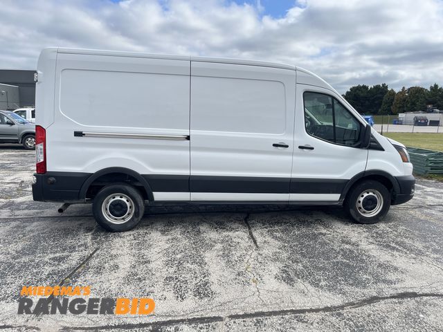 Lot 30-10651 - 2020 Ford Transit 250 Cargo Van RWD 2020 Ford Transit 250. 163781 miles on it. Transmission and Rear...