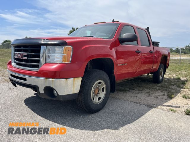 Lot 30-1502 - 2009 GMC Sierra 2500HD with a 6.0L V8 16V OHV engine. Crew Cab Pickup Truck 4x4