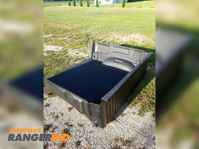 Lot 30-10581 - Bed liner plastic fits 2019 - 2025 Dodge Ram 1500 5' 7" beds, used like new.