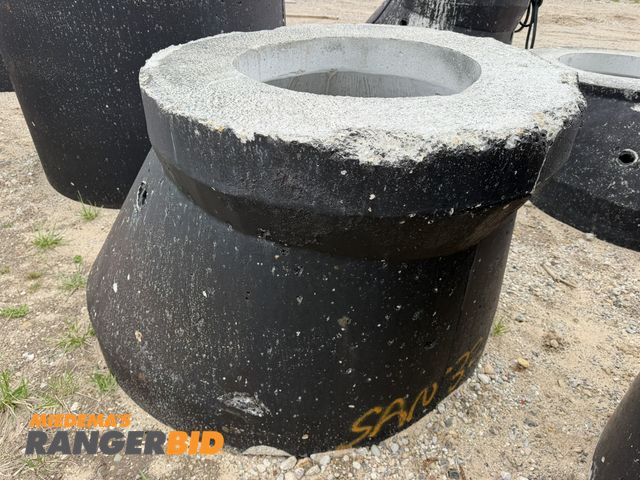 Lot 30-5852 - (1) concrete manhole entry with 23.5" diameter top entry point.