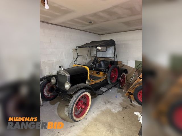 Lot 30-10138 - 1925 Ford Model T Regular Cab Pickup Truck RWD