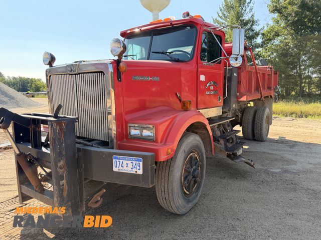 Lot 30-3468 - 1994 Western Star 4800 4842F 4x2 Dump Truck
