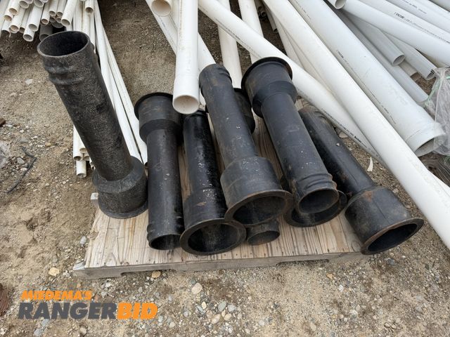 Lot 30-5840 - Lot of approx. (8) SIP, 6019 30-S-B N1FB0221303, approx. 8" x 5.25" valve box bases (conditions unkn...