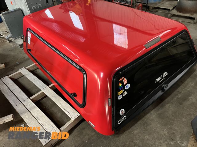 Lot 30-1903 - ARE Fiberglass Truck Topper 6.5' Bed Came off 2015 GMC