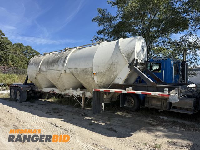 Lot 30-7675 - 1980 Heil Jet 25-25 PSI Bulk Trailer Semi-Trailer