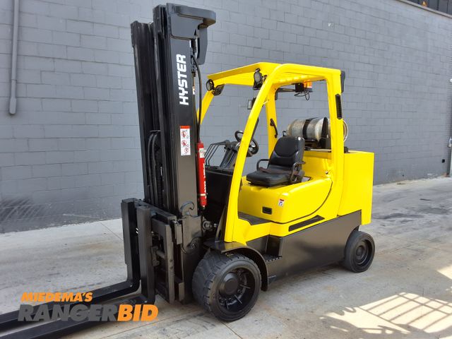 Lot 30-11230 - 2018 Hyster 12,000lbs Capacity Forklift - With Forkposition, See Video for Operation