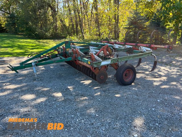 Lot 30-3706 - Glencoe 15' Disc Chisel with fold down Unverferth spring harrow