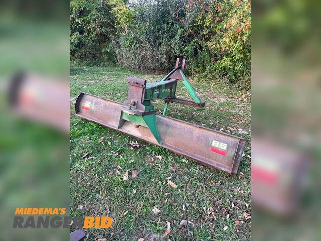 Lot 30-1144 - John Deere 8ft 3pt Back Blade