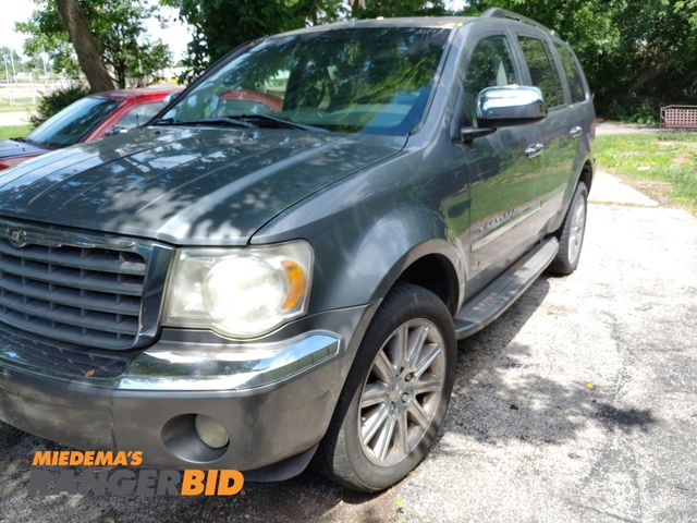 Lot 30-11218 - 2009 Chrysler Aspen SUV 4x4