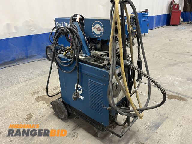 Lot 30-923 - Miller CP 200  Three Phase Mig Welder