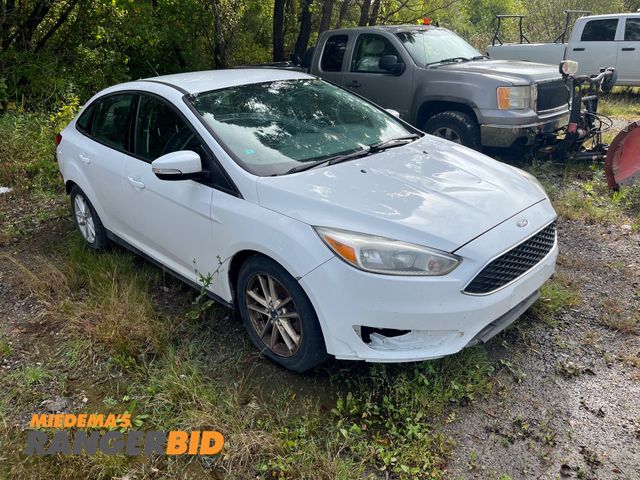 Lot 30-1056 - 2016 Ford Focus SE Sedan FWD