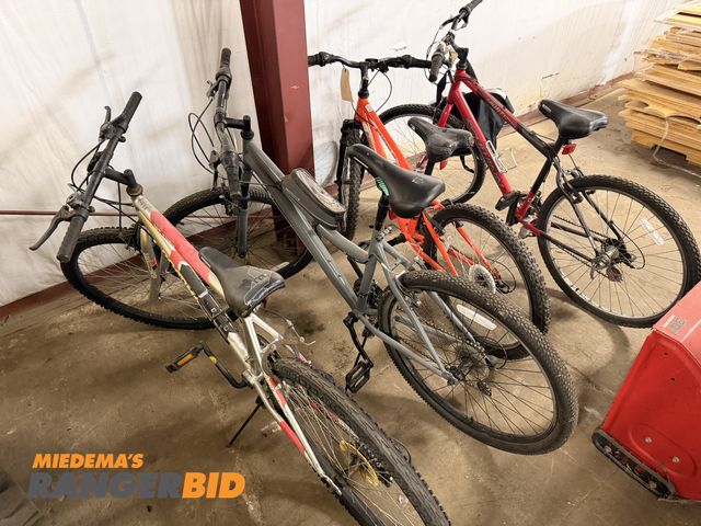 Lot 30-3327 - Lot of (4) Bicycles