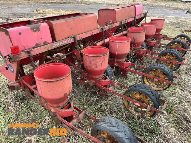 Lot 30-1861 - Massey Ferguson 468 6 row planter.