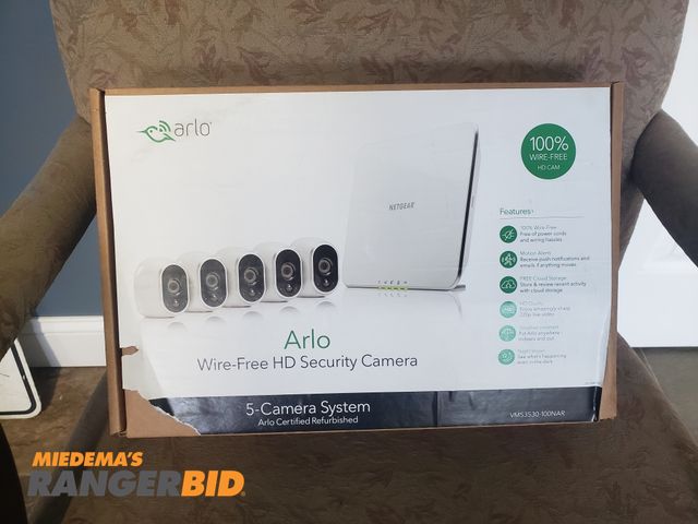 Lot 30-10135 - 1 New New set of security cameras