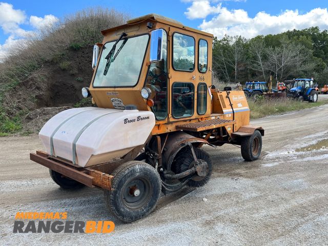Lot 30-1435 - 1993 Broce RC300 Power Broom Specialty Equipment