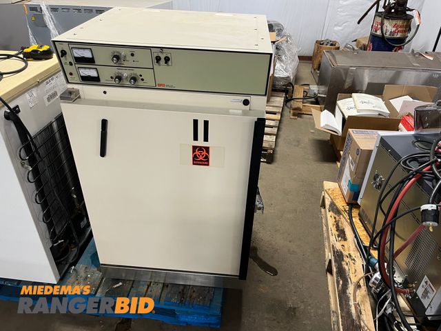 Lot 30-3490 - Napco Industrial and Laboratory Heater Model 5100 Single phase 220b