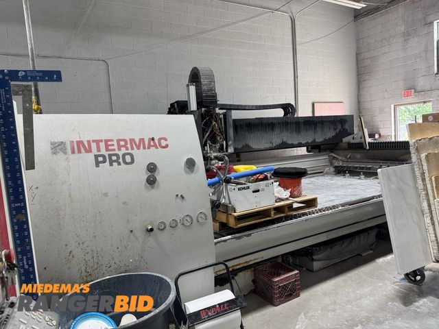 Lot 30-5108 - 2005 Intermac Pro CNC Stone Machining Center 3-Axis, 15-HP BT30 Spindle, 28-Position Tool Changer, 1...