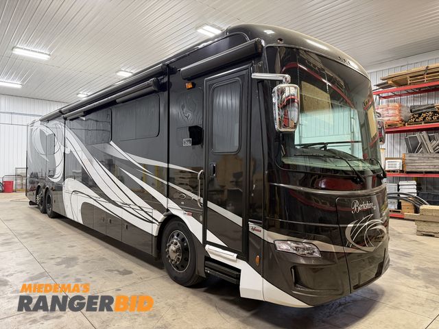 Lot 30-11048 - 2019 Freightliner Berksire 450XCL XLT Diesel Pusher Motorhome