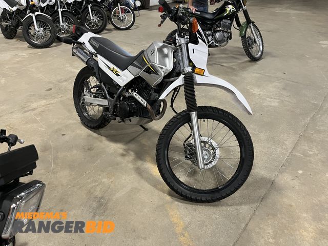 Lot 30-1556 - 2003 Yamaha XT225 with a 223CC engine. Enduro