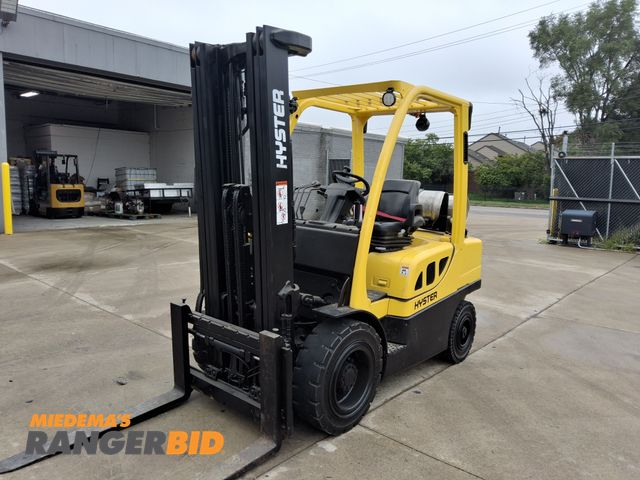 Lot 30-11509 - Hyster 6,000lbs Capacity Pneumatic Forklift - See Video for Operation