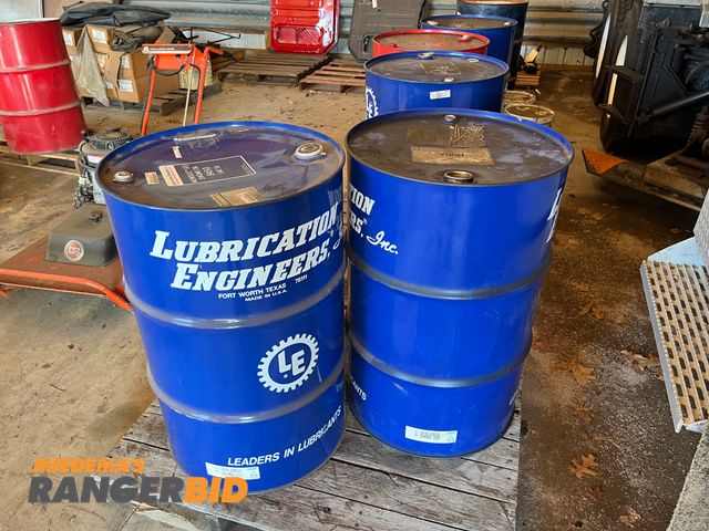 Lot 30-2915 - 2 Lubrication Engineers (1) Monelec GFS Engine Oil 8450 SAE 50 unopened
(1) 7550 Power transmission Fluid TO-4 SAE 50 opened mostly full
Seller will load.