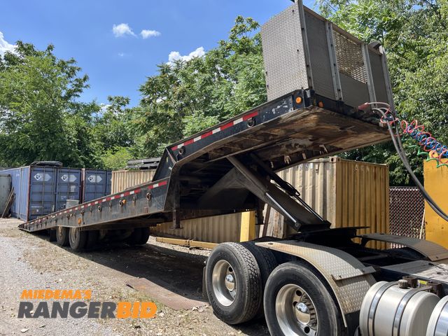 Lot 30-1048 - 1986 Landall Full Hydraulic Tilt Deck Semi-Trailer