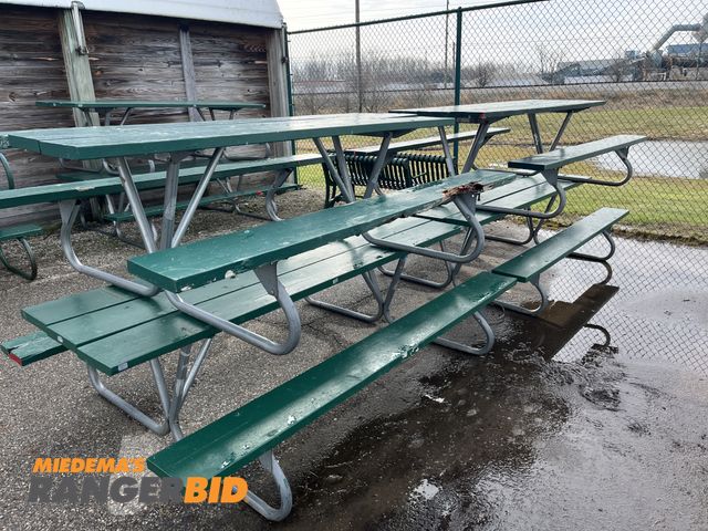 Lot 30-4132 - (4) Picnic Tables