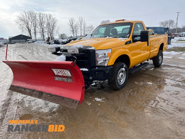 Lot 30-2603 - 2014 Ford F-250 SD with a 6.2L V8 OHV 16V engine. XL with 63,911 miles Regular Cab Pickup Truck Plow Truck 4x4