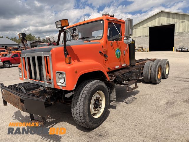 Lot 30-3961 - 2002 International F-2574 6x4 with 10.8L Cummins Cab and Chassis
